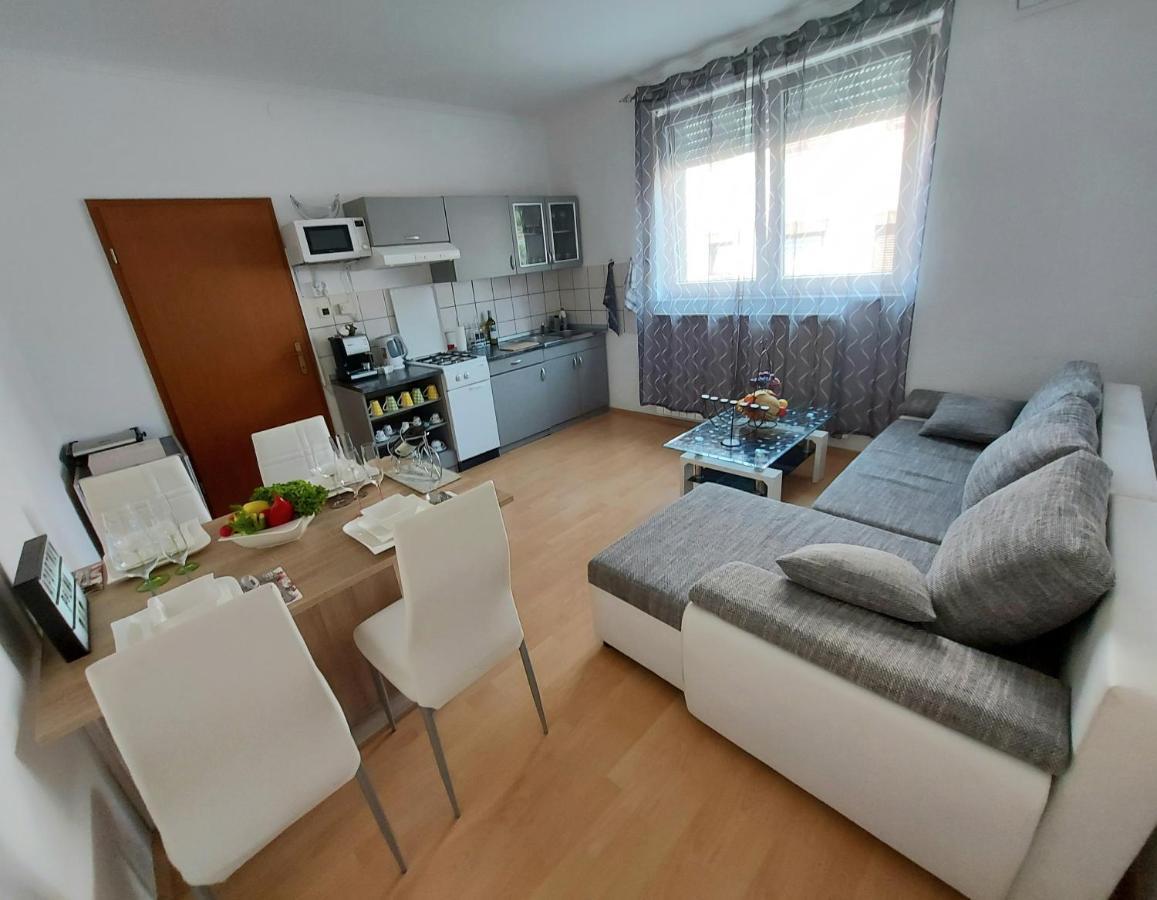 Apartman Palma Marinici  المظهر الخارجي الصورة